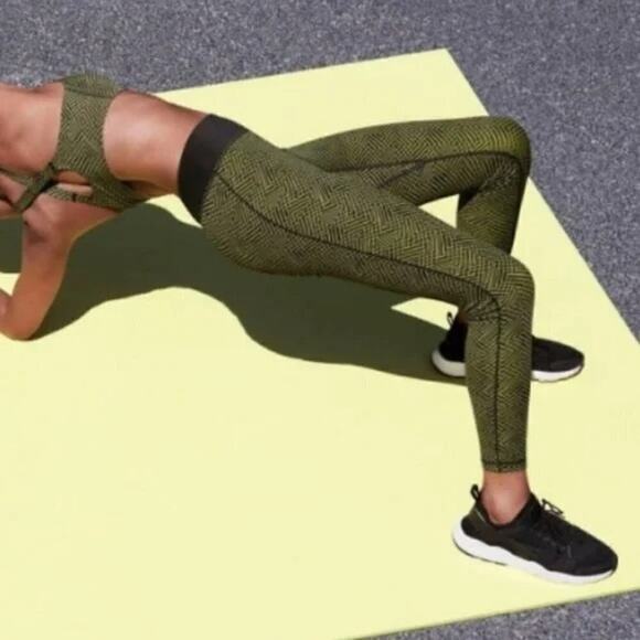 Uniqlo Airism Yellow Gray Geometric Print High Waist Athletic Leggings Size S - Picture 1 of 6